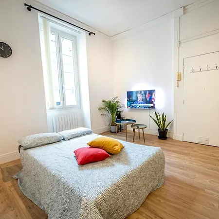 Coeur De Ville, Magnifique Appartement + Parking Pau Buitenkant foto